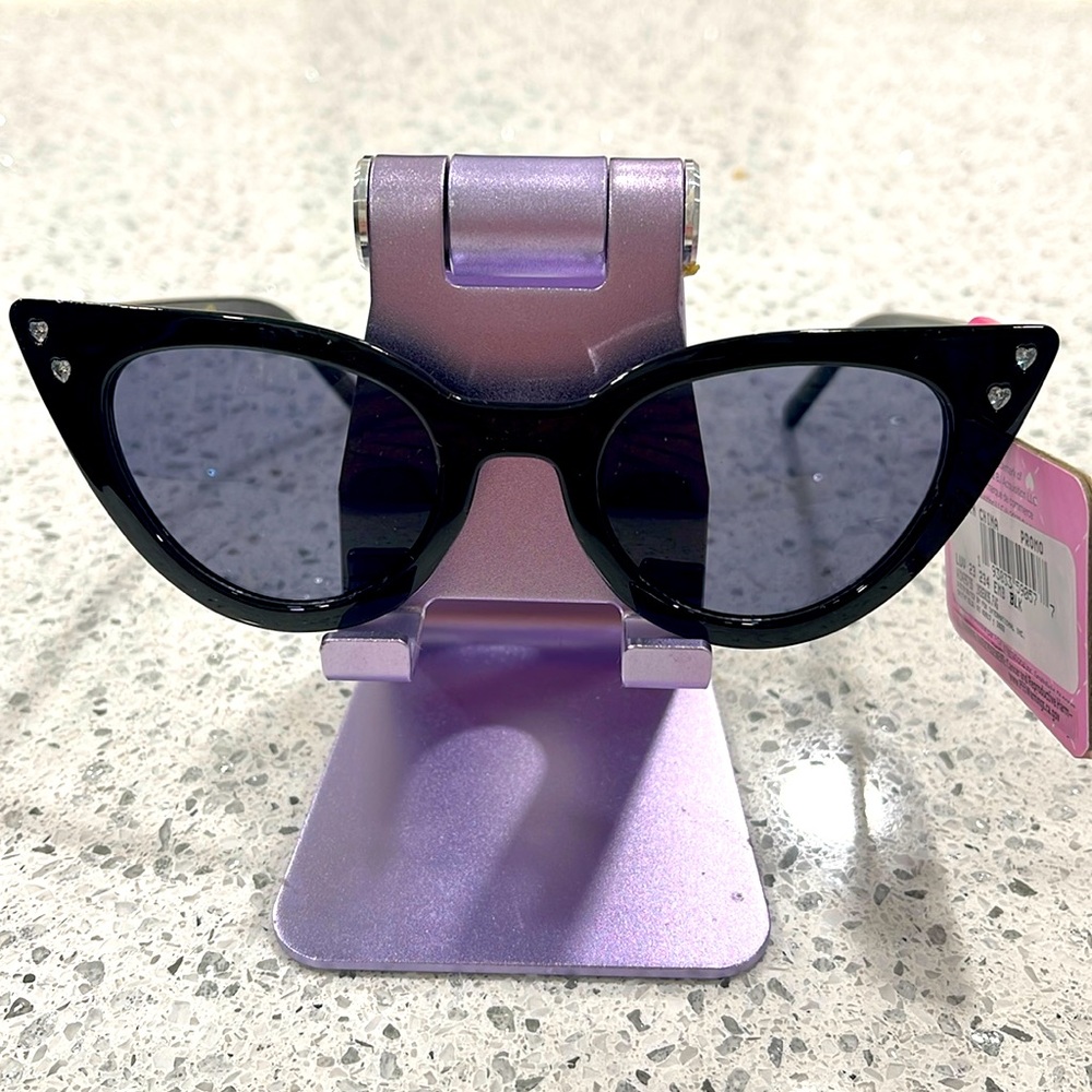 NWT LUV-BETSEY JOHNSON WOMENS SUNGLASSES BLACK CAT-EYE WITH RHINESTONE HEARTS